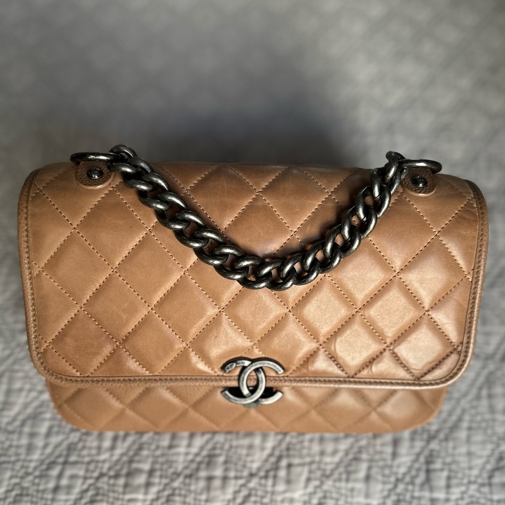 CHANEL Caviar & Calfskin Quilted Medium Flap Bag - Picture 7 of 16